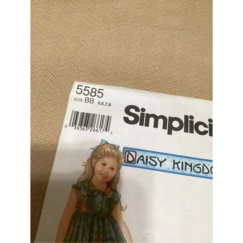 Simplicity uncut 5585